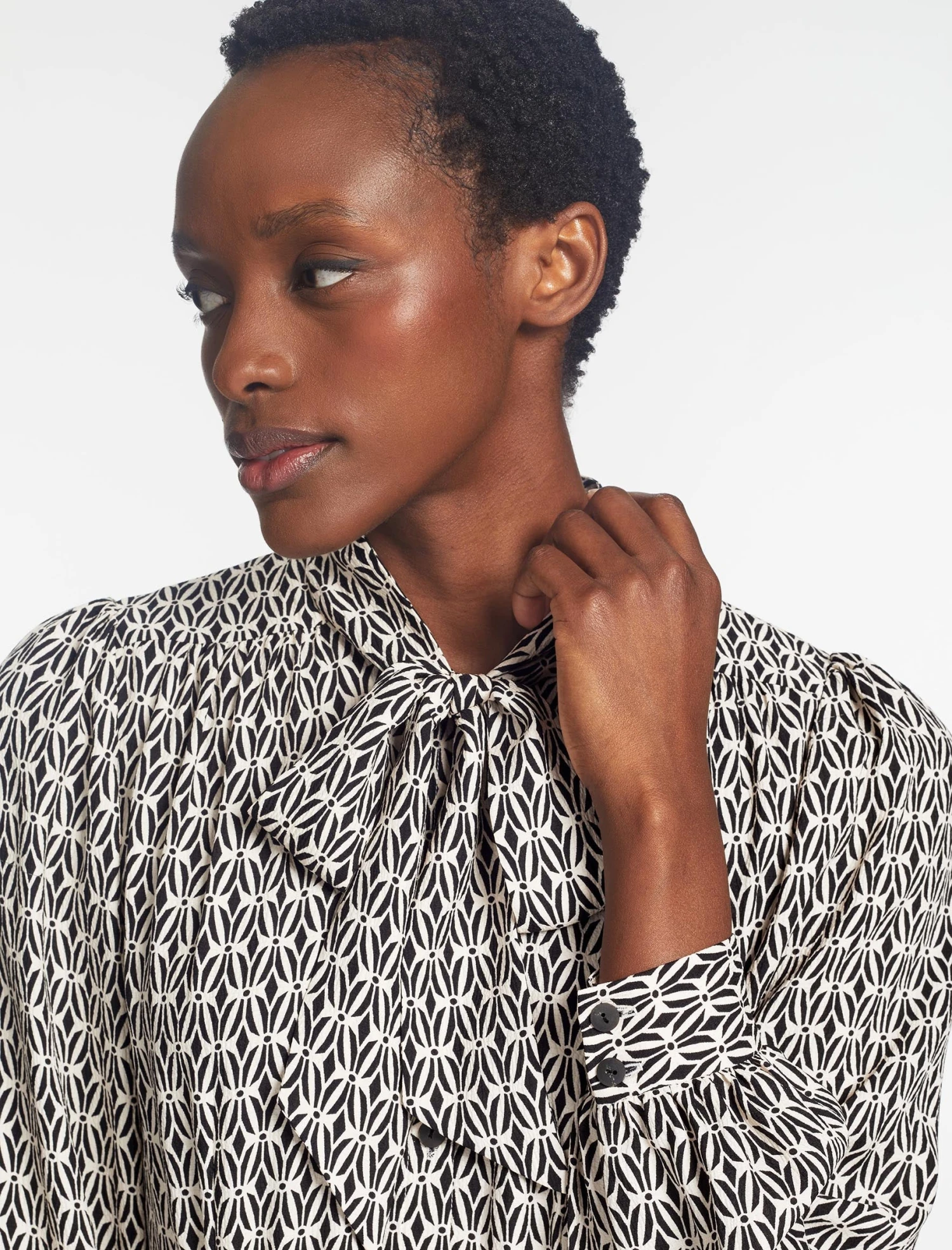 Elspeth Maxi Dress - Ecru Black Trellis Print 5 Elspeth Maxi Dress - Ecru Black Trellis Print - Image 3