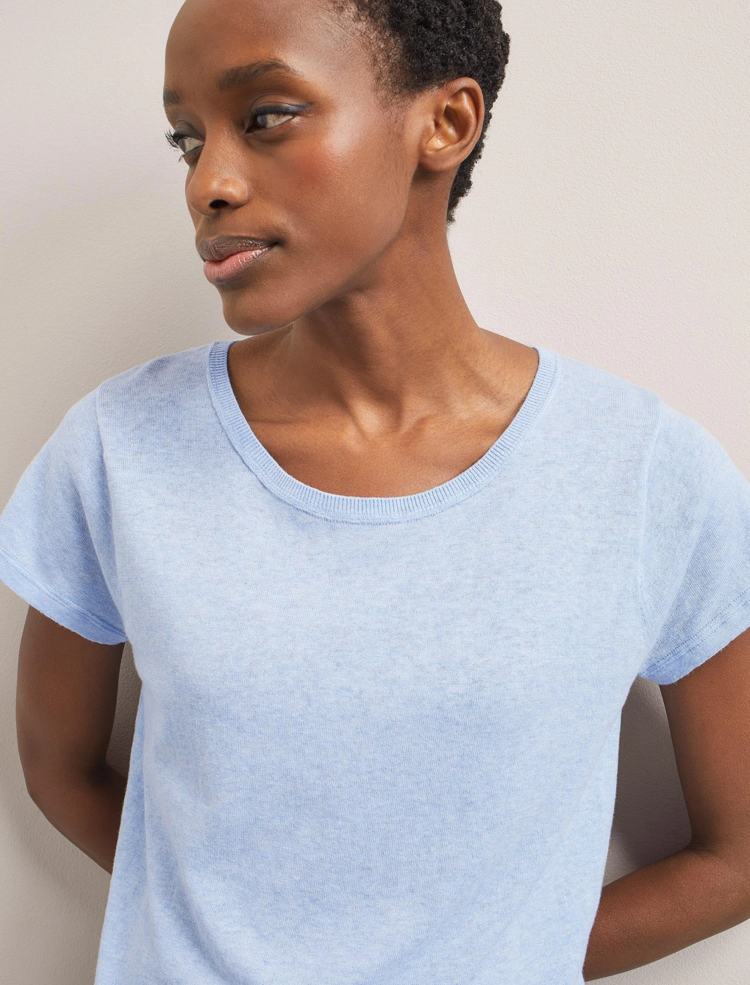 Madison Linen Blend Round Neck Knit T-Shirt - Pale Blue 5 Madison Linen Blend Round Neck Knit T-Shirt - Pale Blue - Image 3