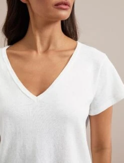 Madison Linen Blend V Neck Knit T-Shirt - White -Cefinn Clothing Store SU24 K187 MADISON WHITE LS 3609