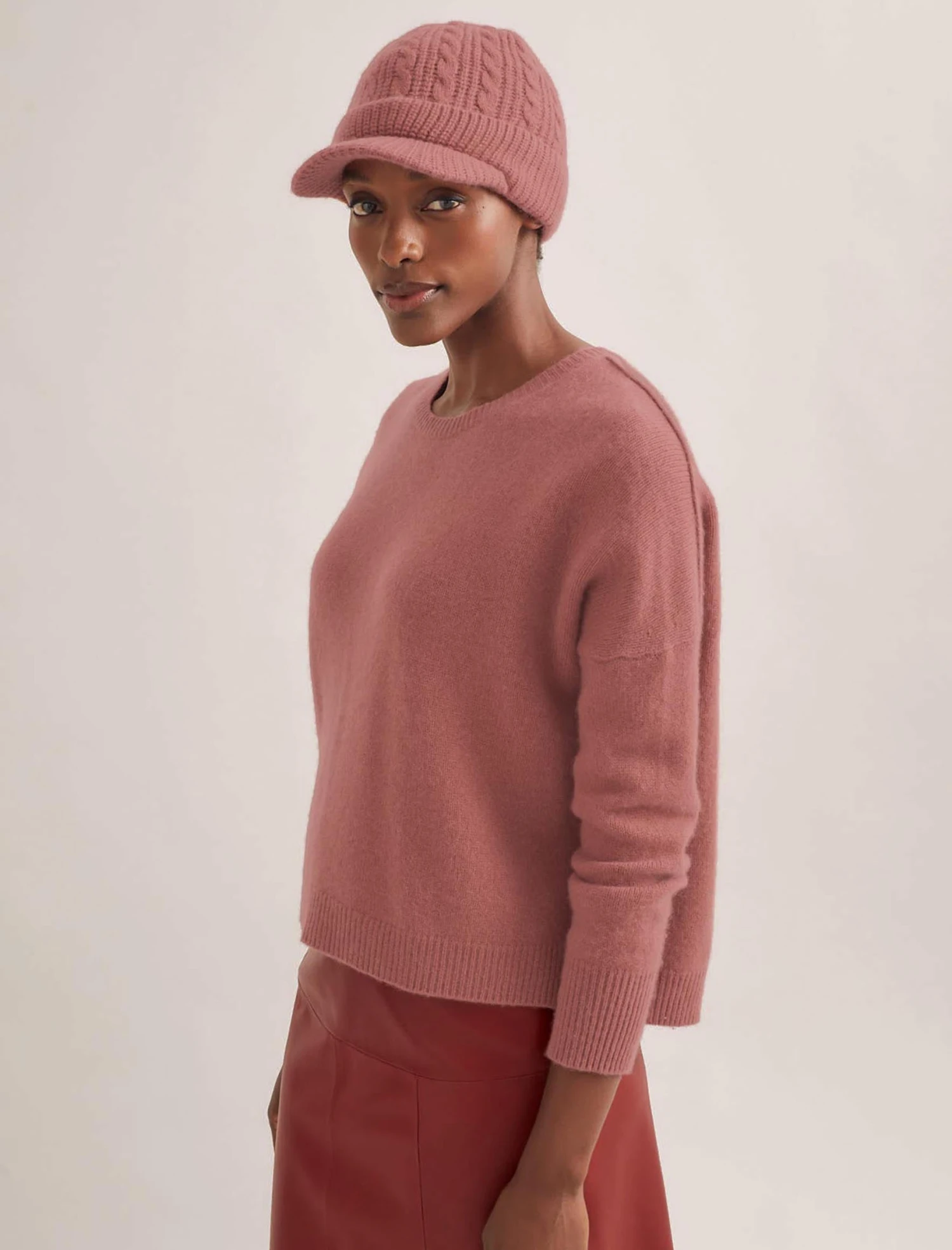 Beata Cashmere Hat - Dark Rose - Image 5